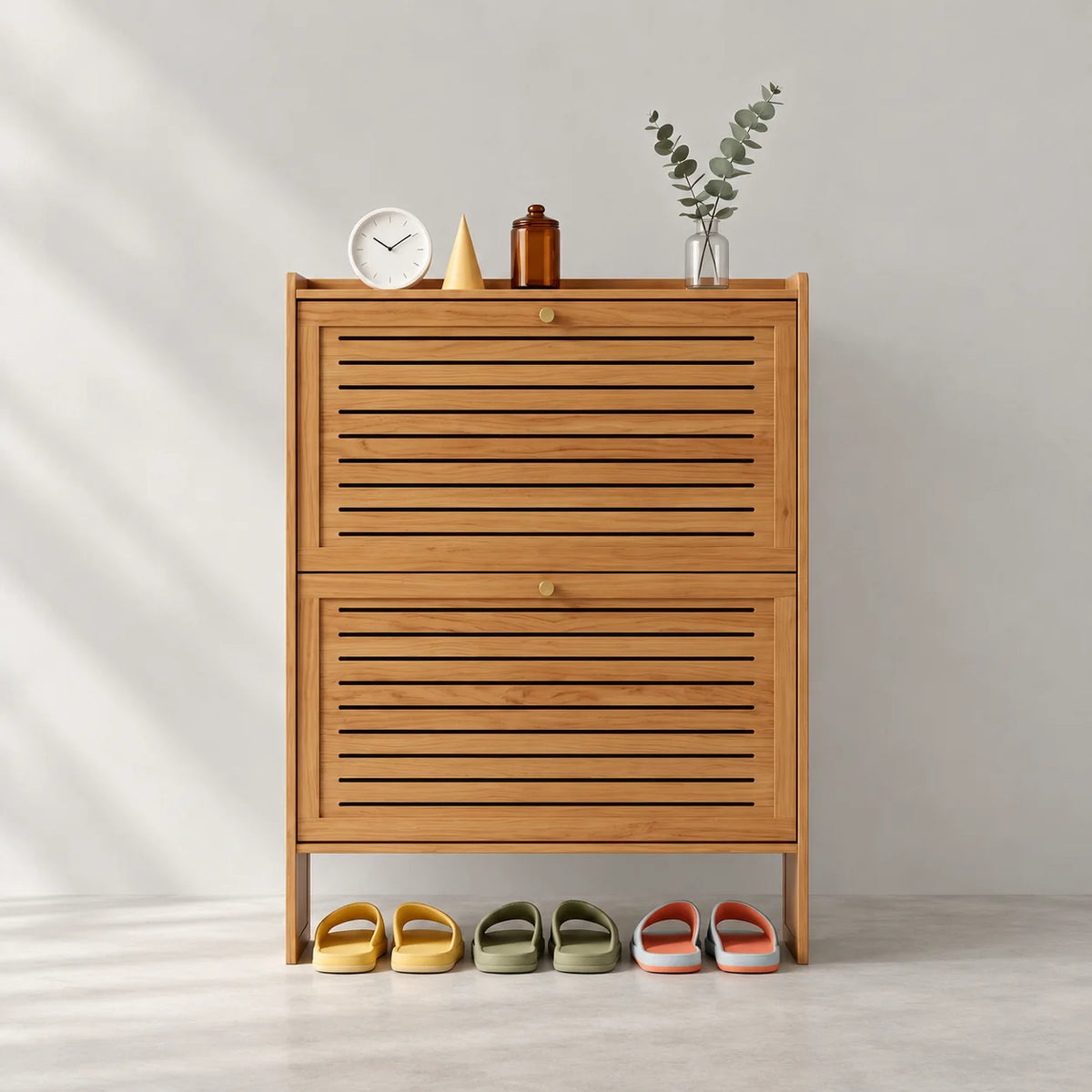 Meuble à chaussures en bambou marron de 68 cm, deux façades ajourées, fond gris