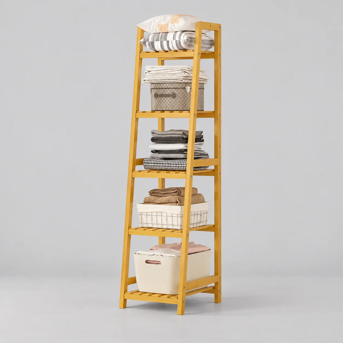 Étagère dressing en bois clair à cinq niveaux sur fond gris Image