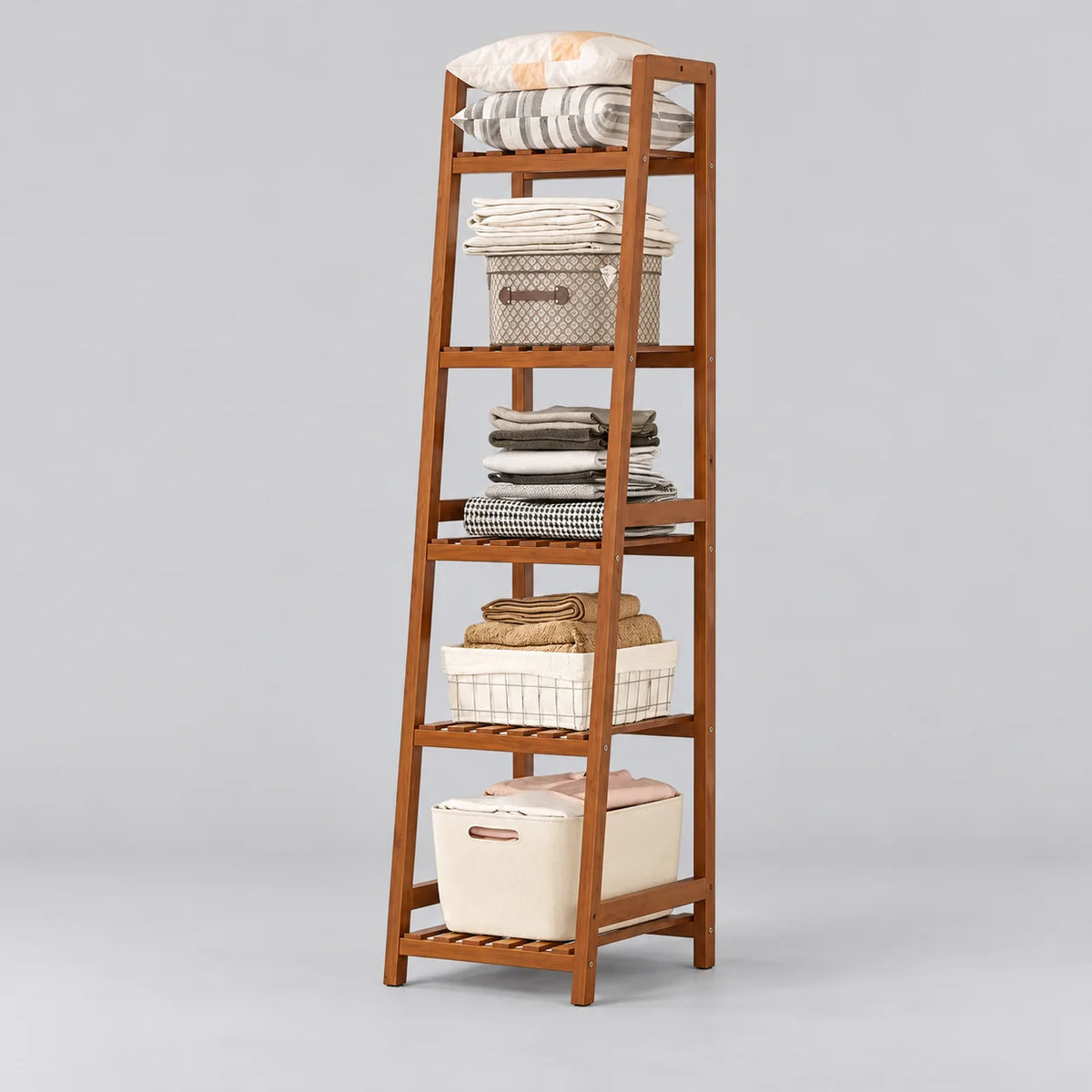 Étagère dressing en bois marron à cinq niveaux sur fond gris Image