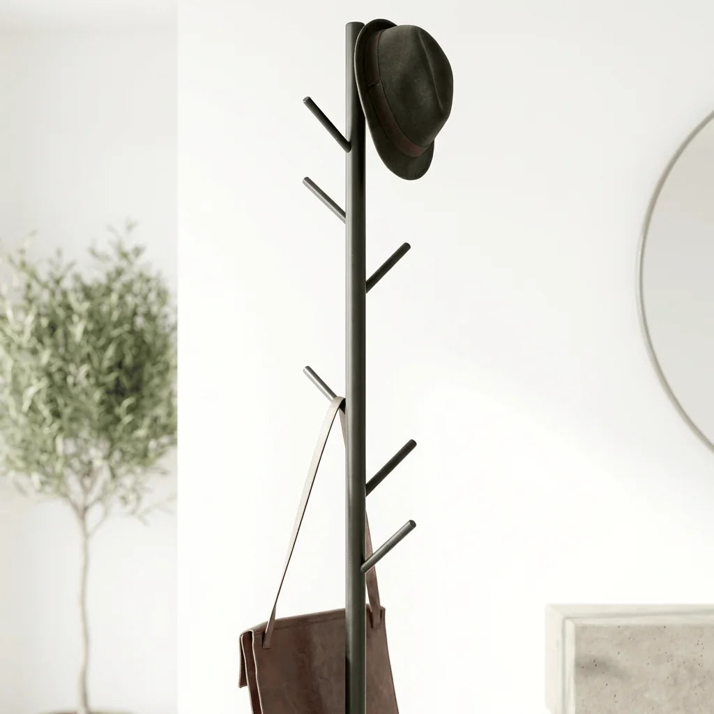 Photo originale des patères en branches noires et du chapeau du porte-manteau