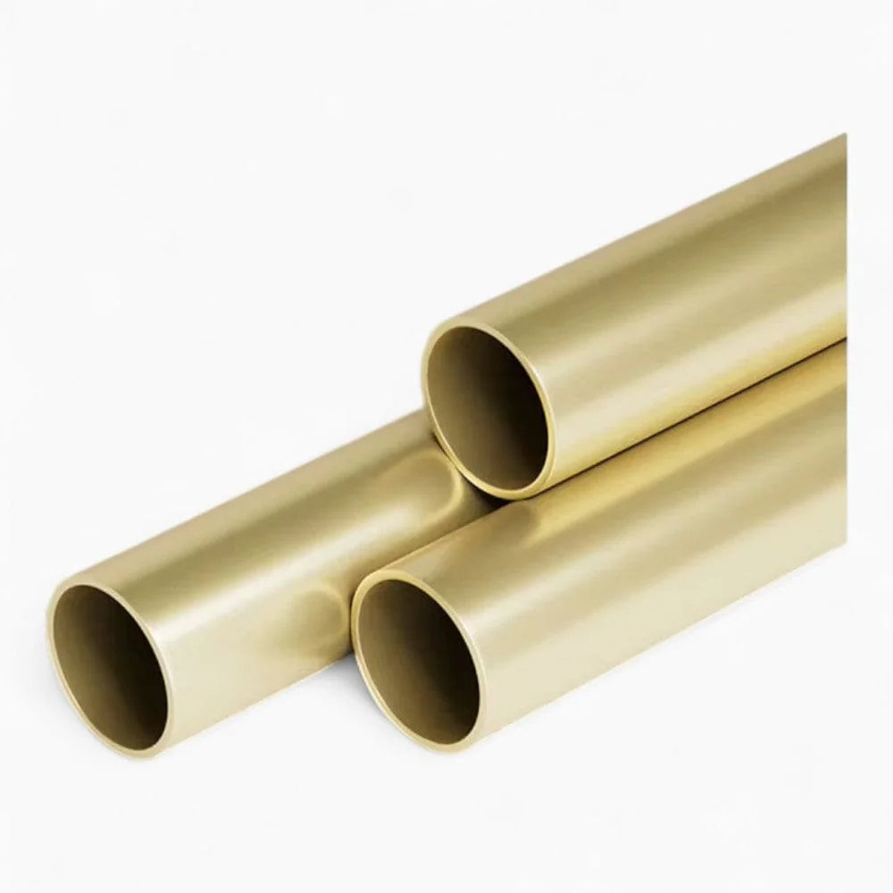 Détail original des tubes dorés utilisés pour le porte-manteau arbre