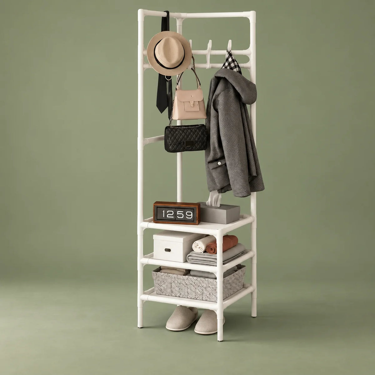 Porte-manteau meuble à chaussures blanc en vue entière sur fond vert