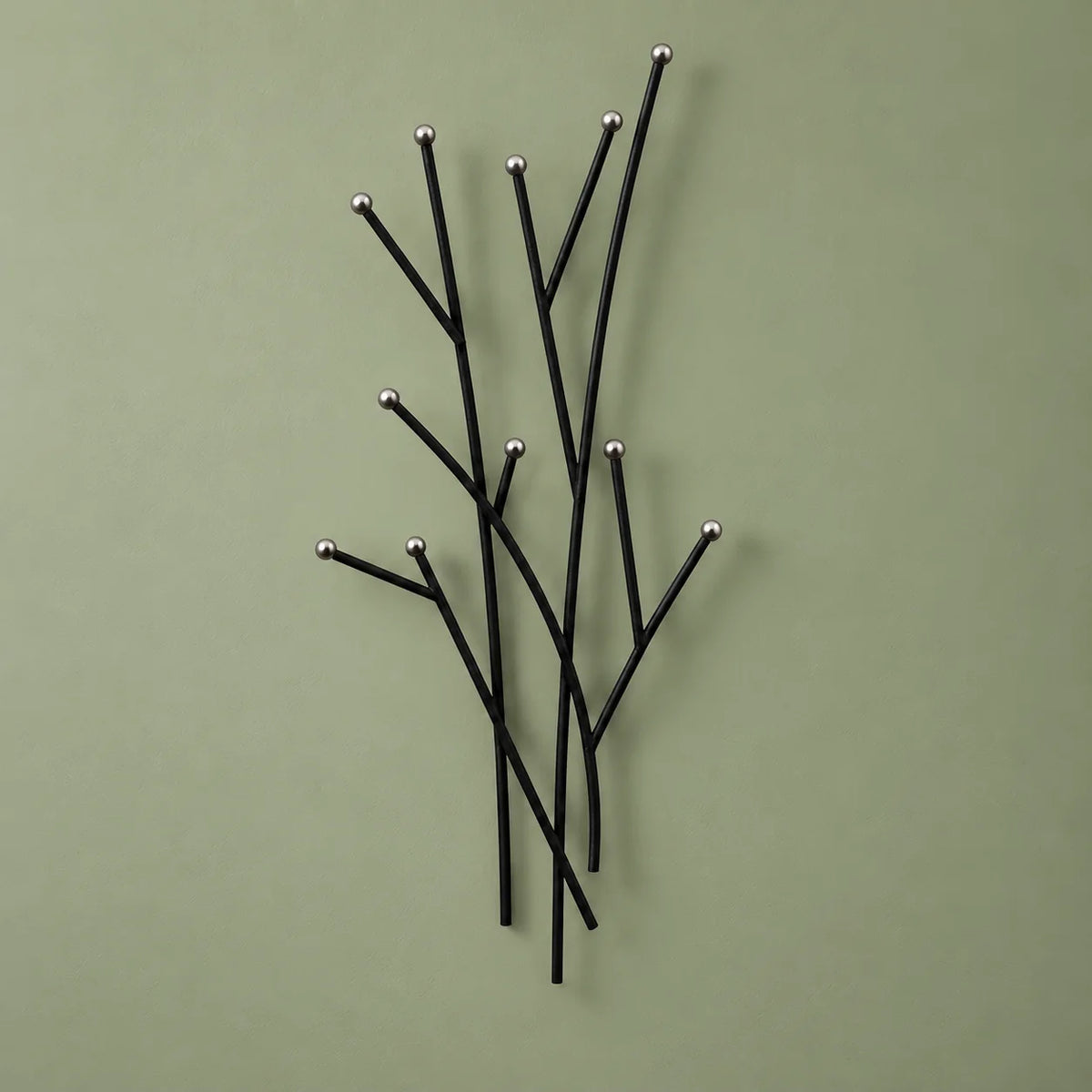 Porte-manteau mural Branches noir sur fond vert sauge