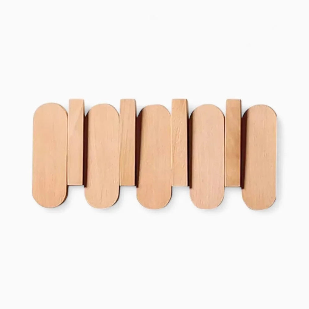Photo originale de face du petit porte-manteau mural arrondi en bois clair