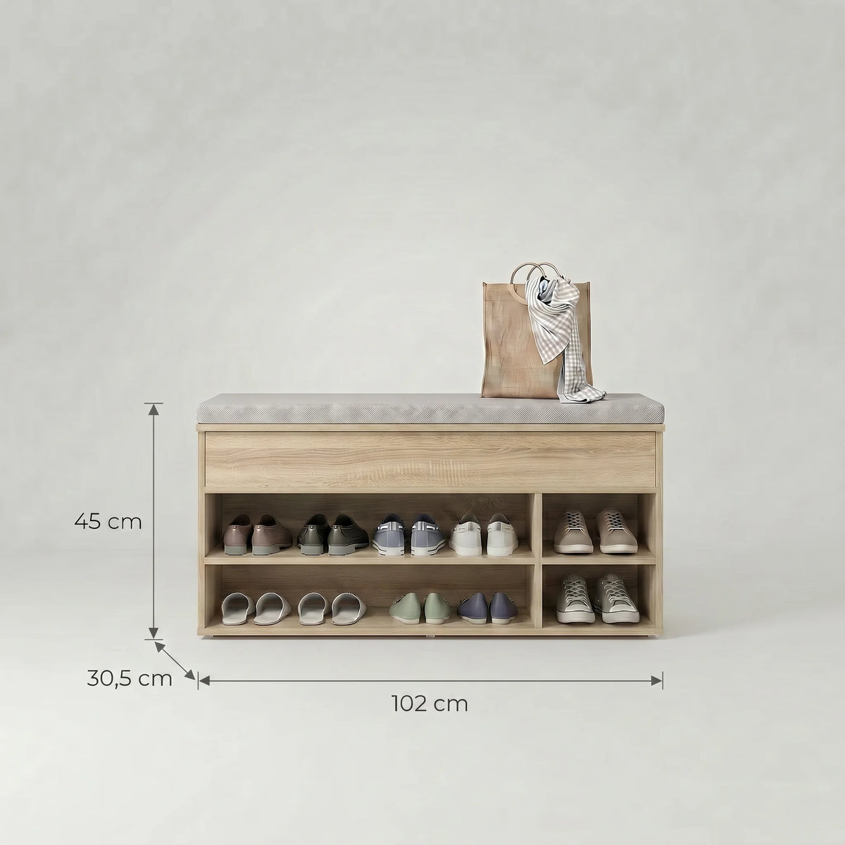 Dimensions du banc à chaussures beige clair : 45 cm de hauteur, 102 cm de largeur et 30,5 cm de profondeur