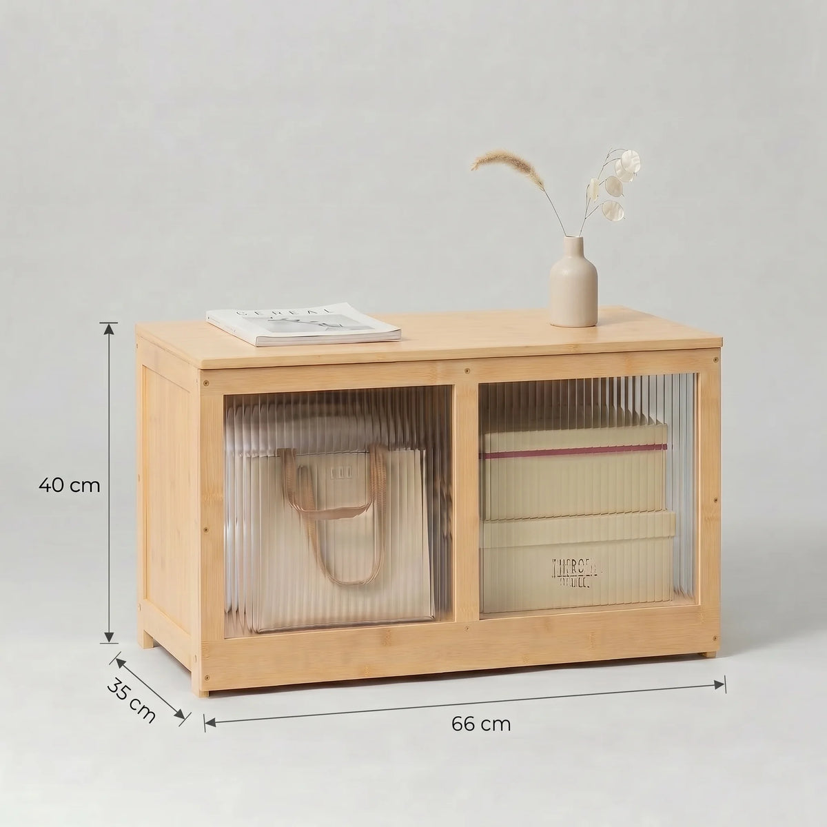 Dimensions du meuble à chaussures en bambou bois clair : 40 cm de hauteur, 66 cm de largeur et 35 cm de profondeur