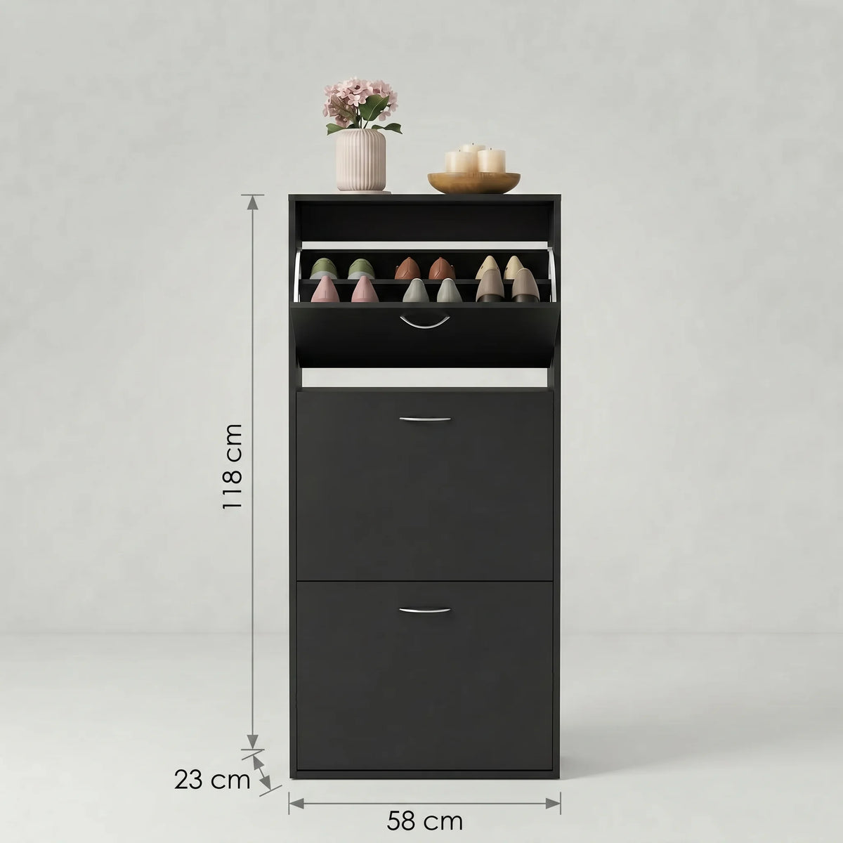 Dimensions du meuble à chaussures noir : 118 cm de hauteur, 58 cm de largeur et 23 cm de profondeur
