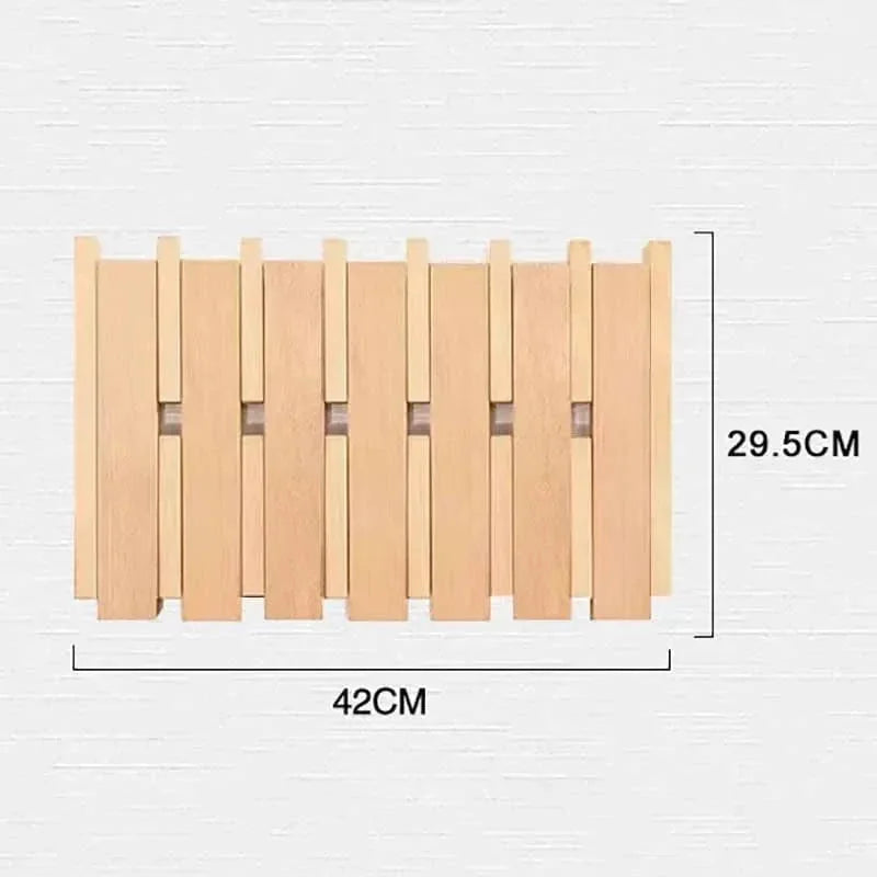 Dimensions vérifiées du porte-manteau mural large en bois clair : largeur 42 cm et hauteur 29,5 cm