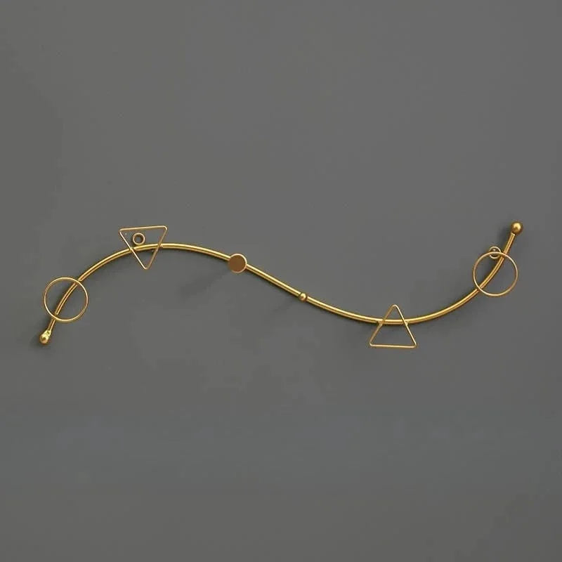Porte-manteau mural Serpent doré, vue complète sur fond anthracite sans cotes