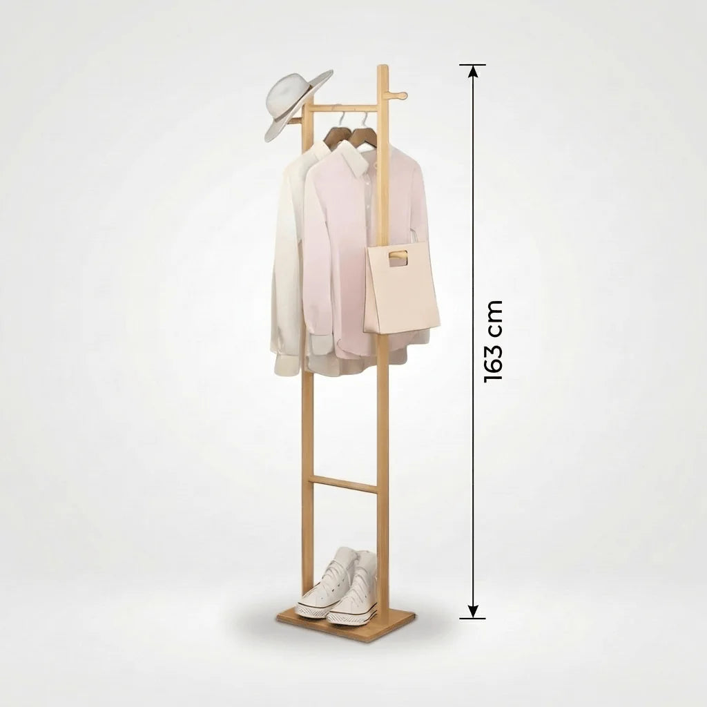 Dimensions connues du porte-manteau sur pied en bois clair : hauteur 163 cm