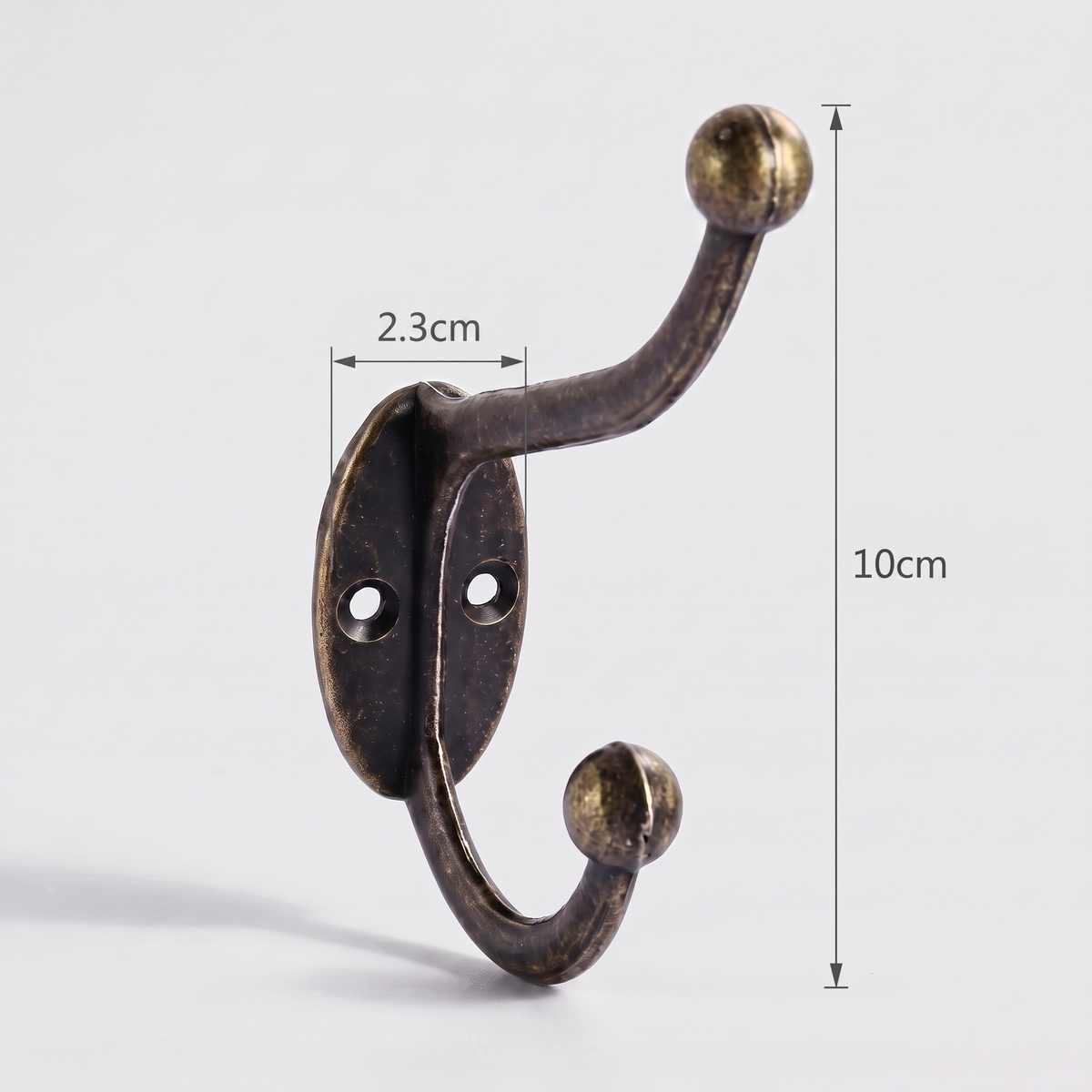 Patère Porte-Manteau Bronze Antique Double, détail de la finition